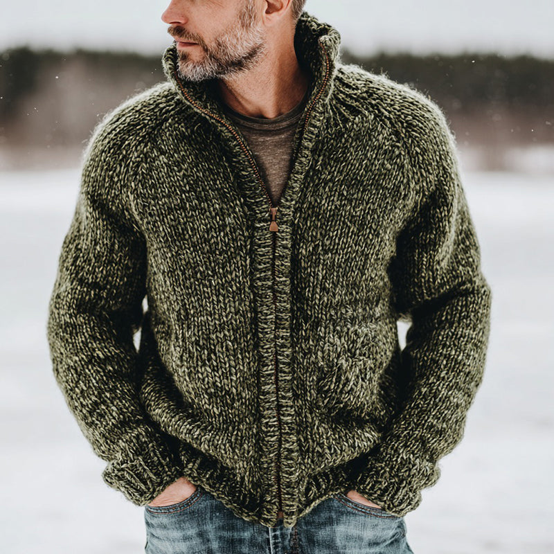 Wunderschön gefertigte Strickjacke