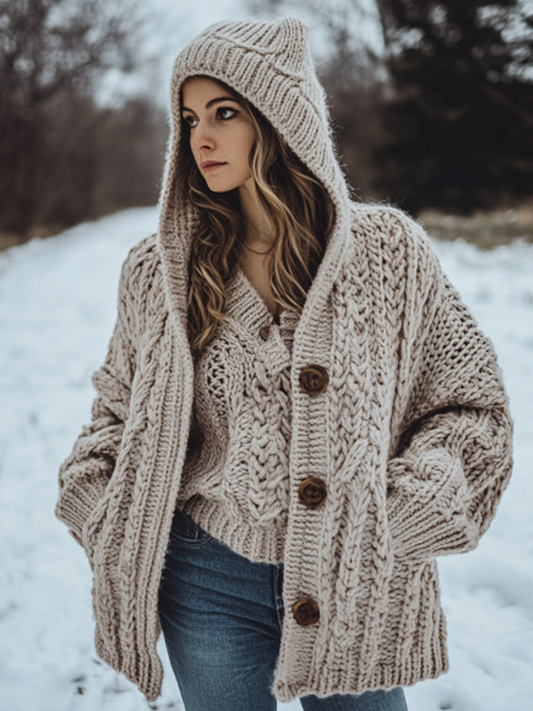 Klassisch gestaltete Strickjacke