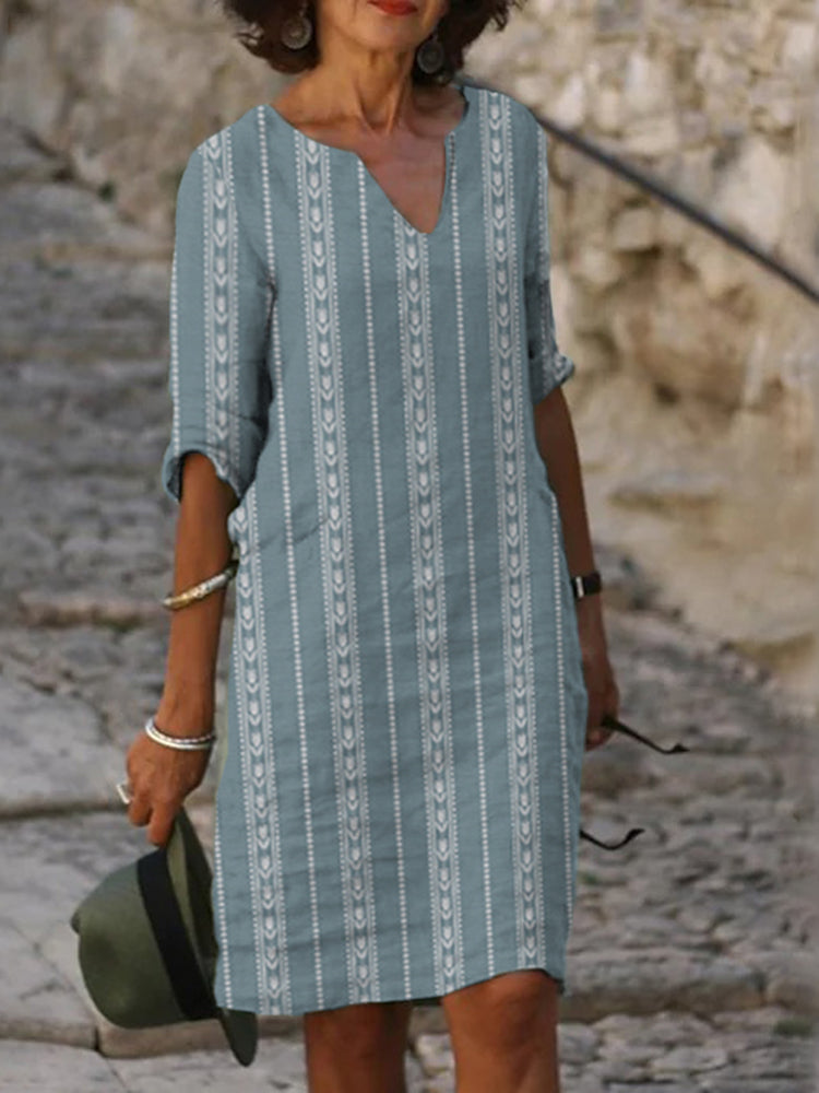 Klassisch gestaltete Kleid