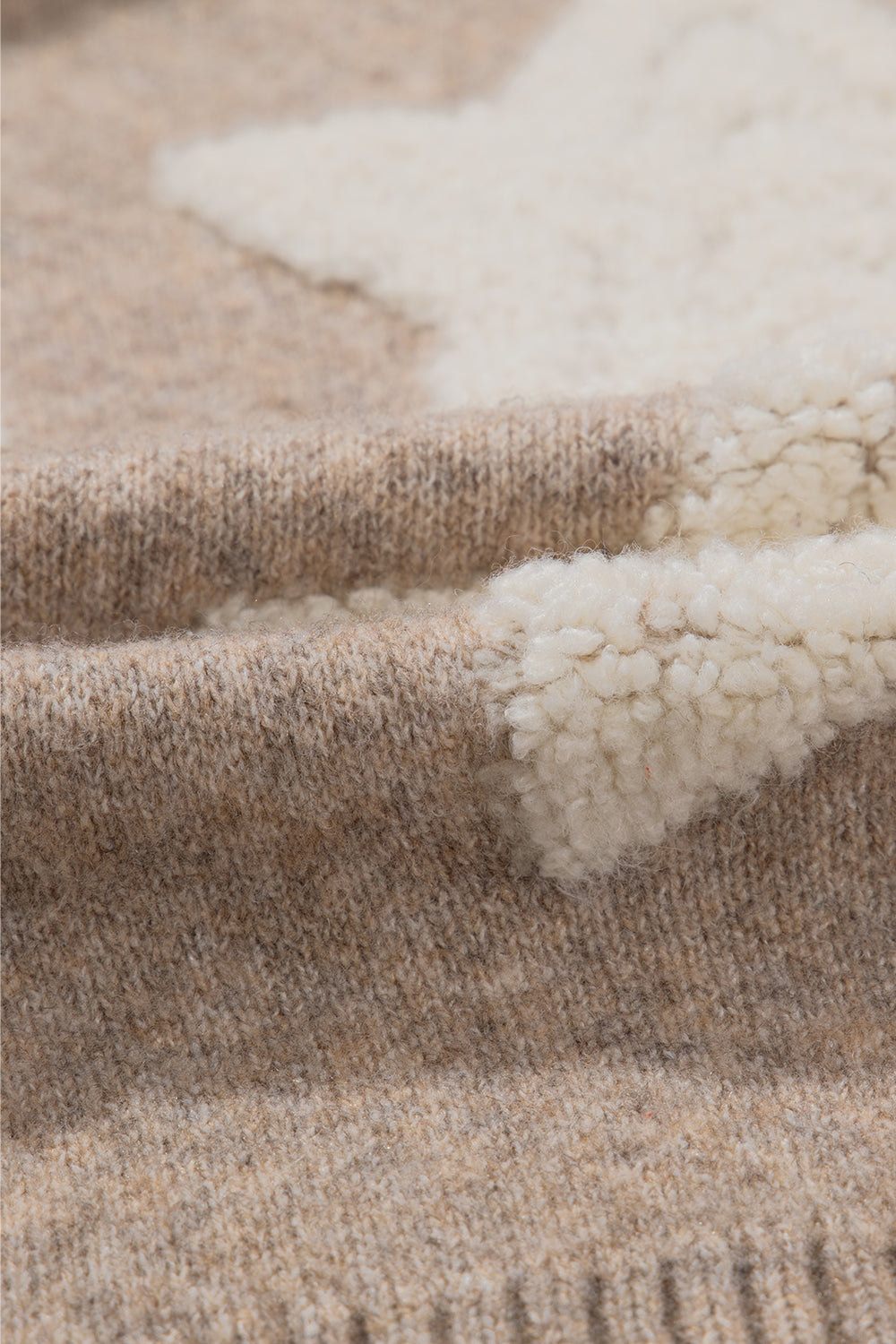 Anmutig gestaltete Pullover