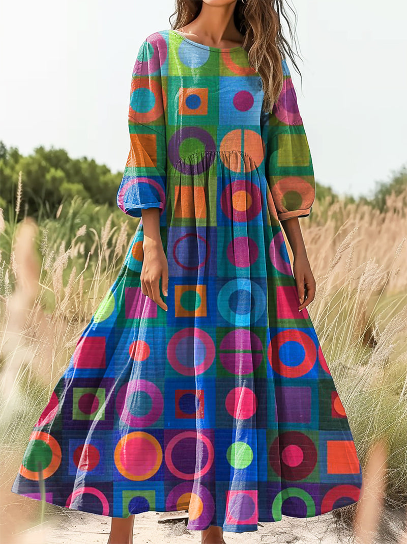 Klassisch gestaltete Kleid