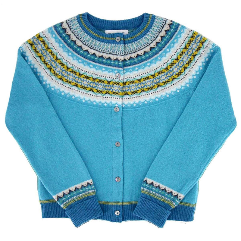 Klassisch gestaltete Strickjacke