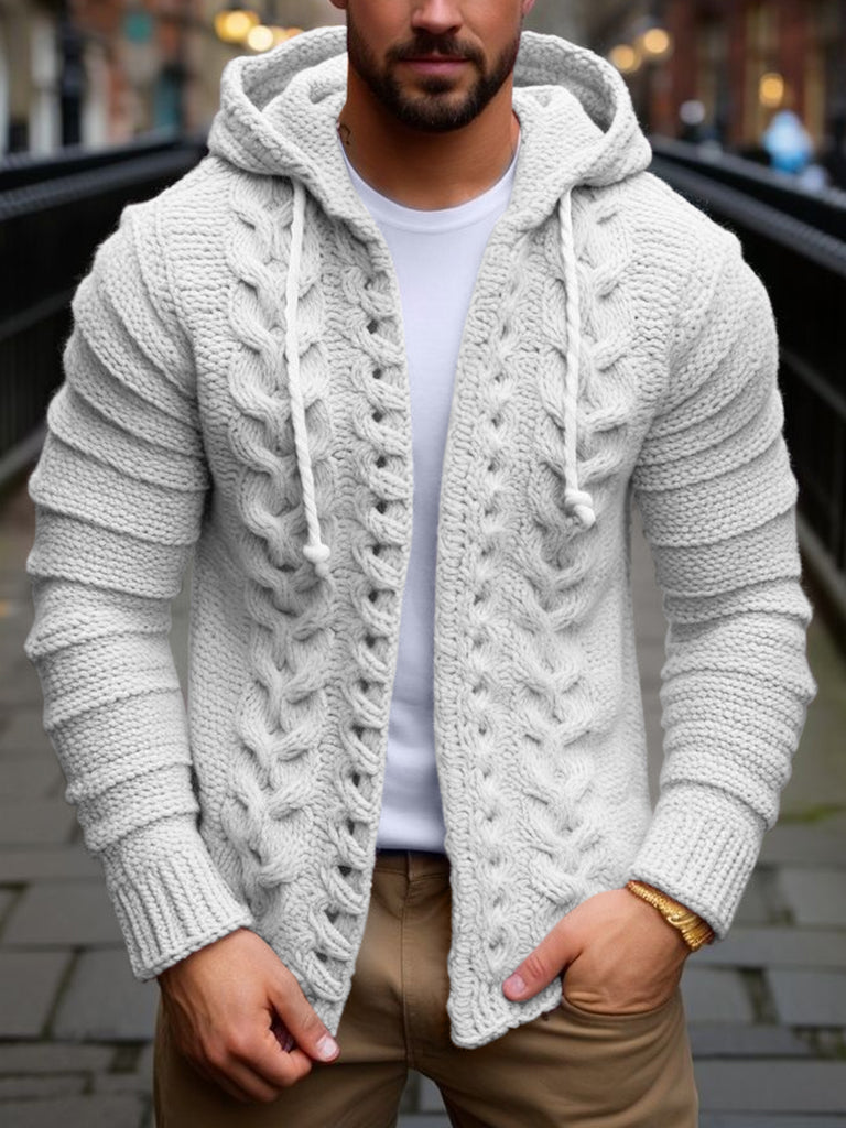 Wunderschön gefertigte Strickjacke