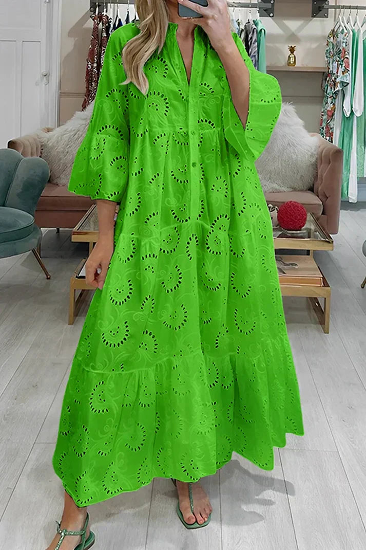 MW | Elegantes Kleid mit gestickten Ösen