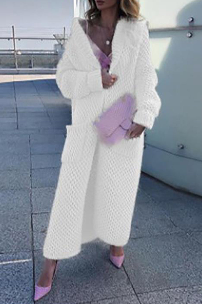 Klassisch designte Strickjacke
