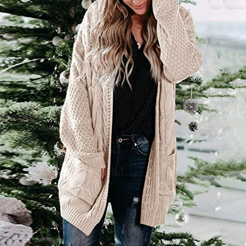 Klassisch gestaltete Strickjacke