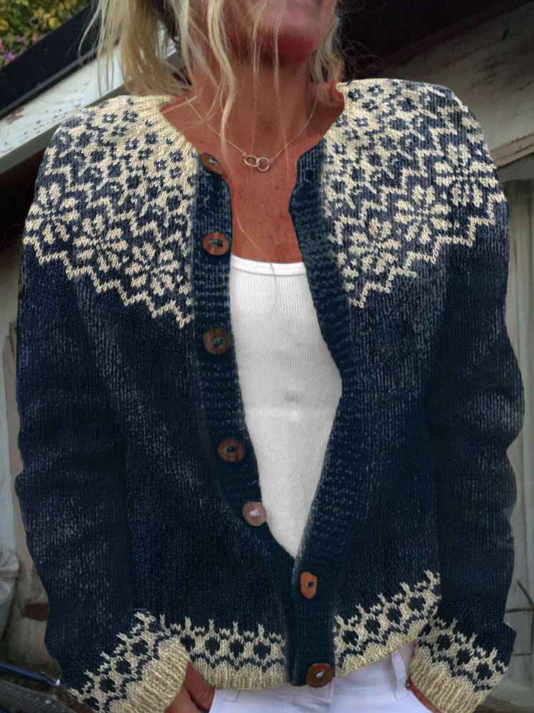 Wunderschön gefertigte Strickjacke