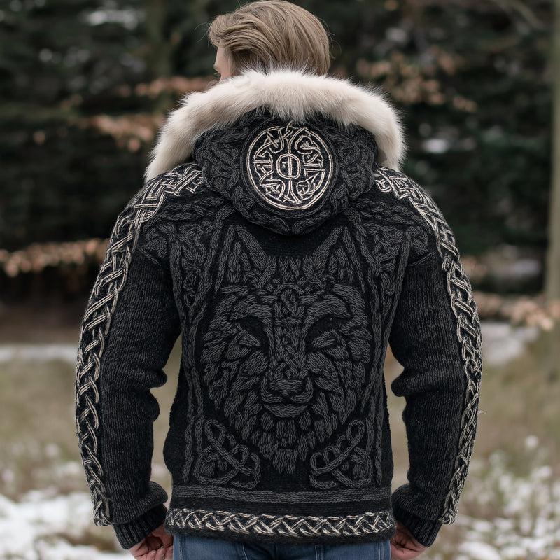 Wunderschön gefertigte Strickjacke