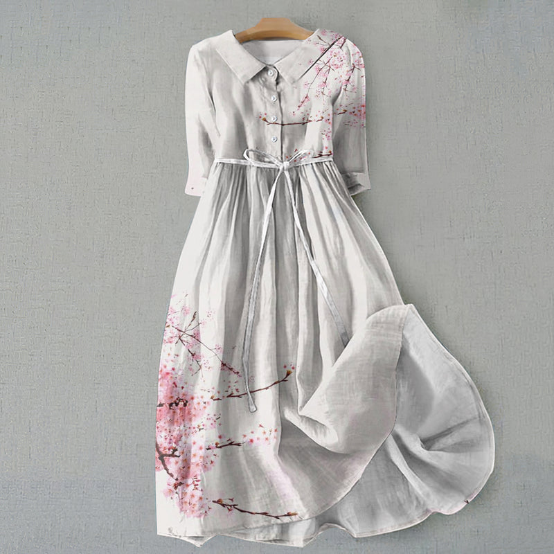 Klassisch gestaltete Kleid