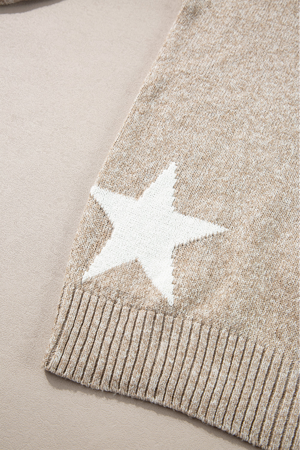 Anmutig gestaltete Pullover
