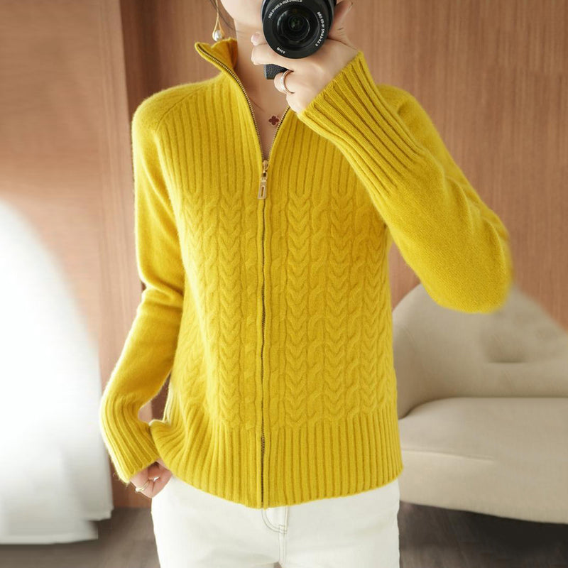 Durchdacht gestaltete Strickjacke
