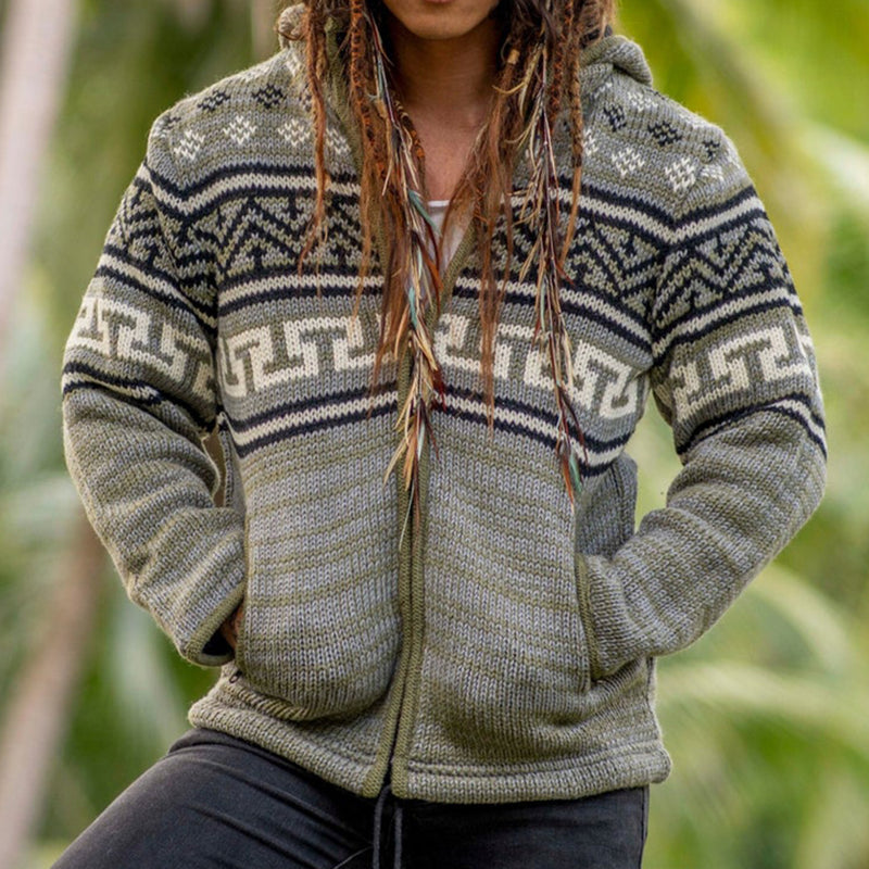 Klassisch gestaltete Strickjacke