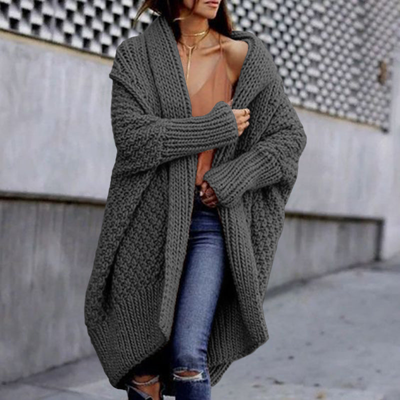 Durchdacht gestaltete Strickjacke