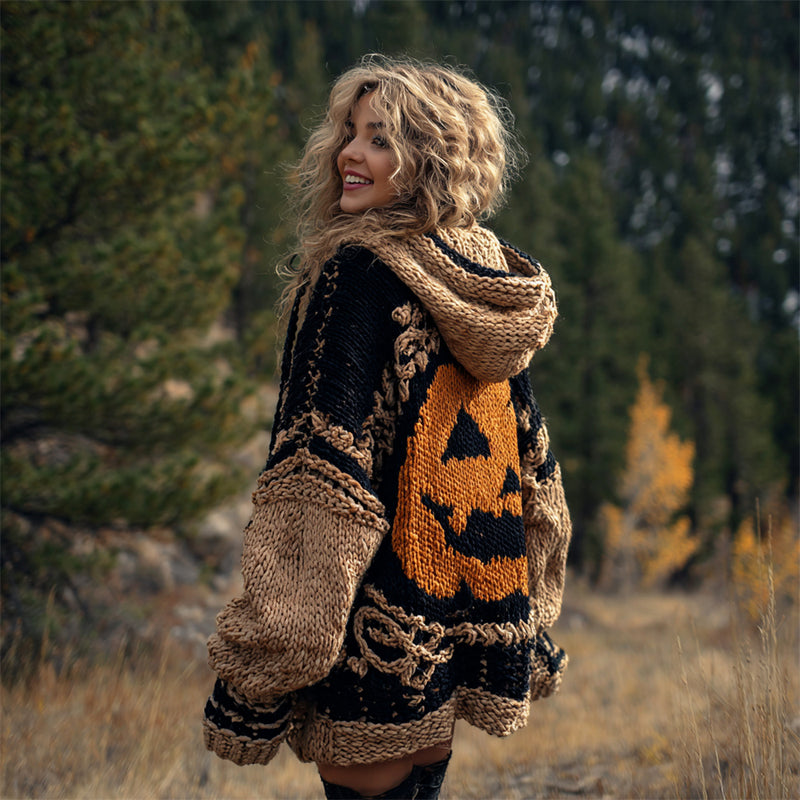 Wunderschön gefertigte Strickjacke