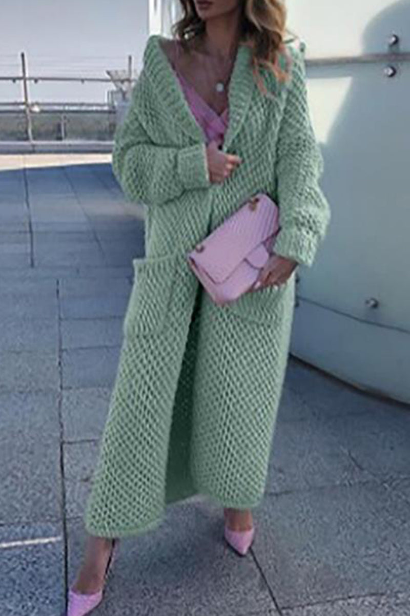 Klassisch designte Strickjacke
