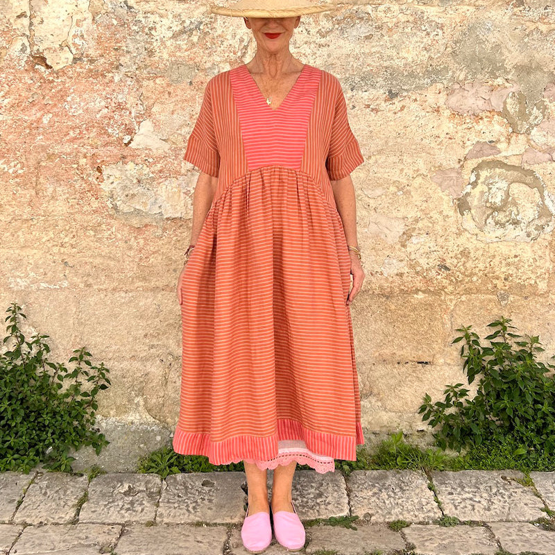 Anmutig gestaltete Kleid