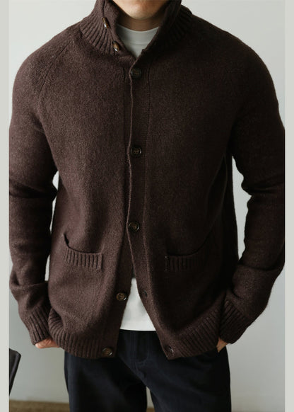 Kaffeebraune gemütliche Baumwoll-Strickjacke mit Taschen und Peter-Pan-Kragen