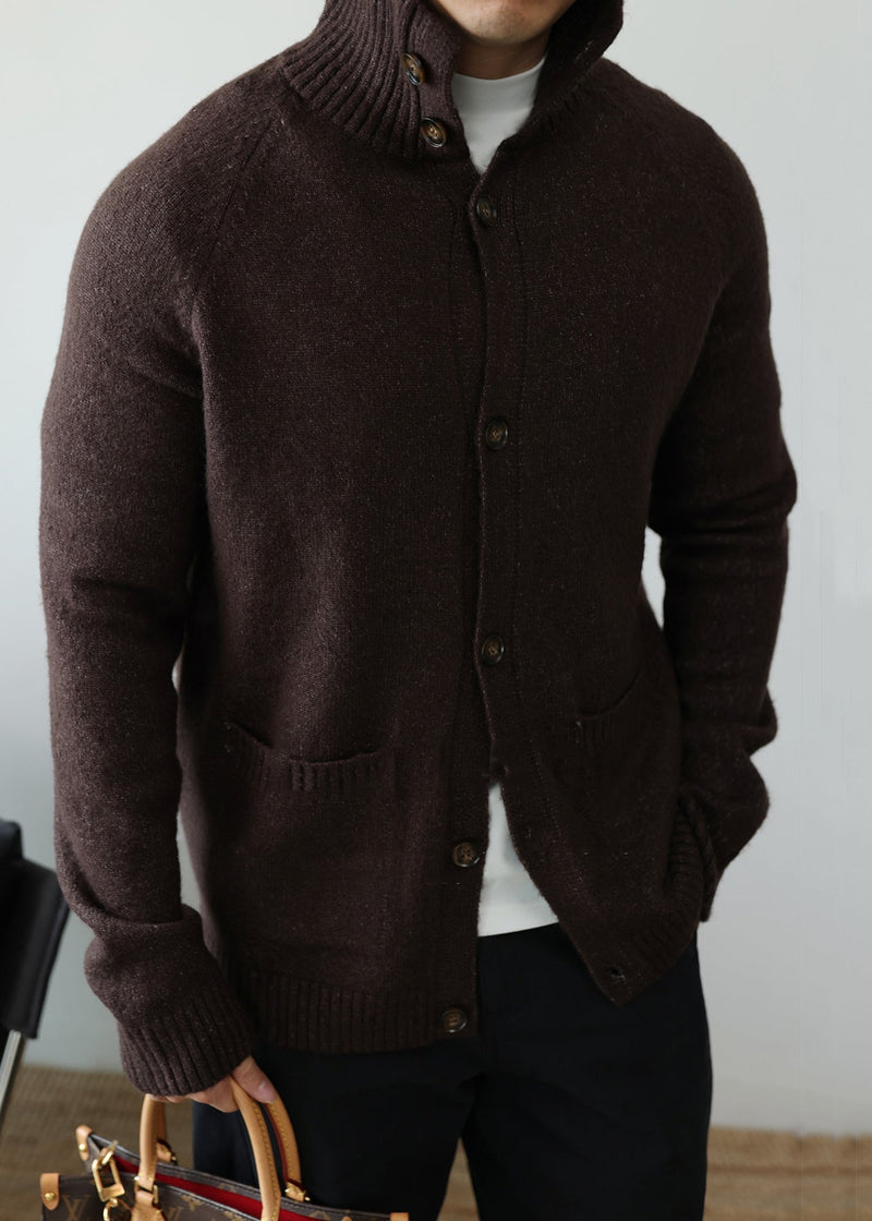 Kaffeebraune gemütliche Baumwoll-Strickjacke mit Taschen und Peter-Pan-Kragen