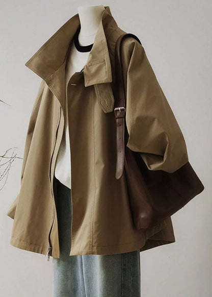 Französischer khakifarbener Trenchcoat mit Peter-Pan-Kragen, Reißverschluss und Patchwork, langärmelig