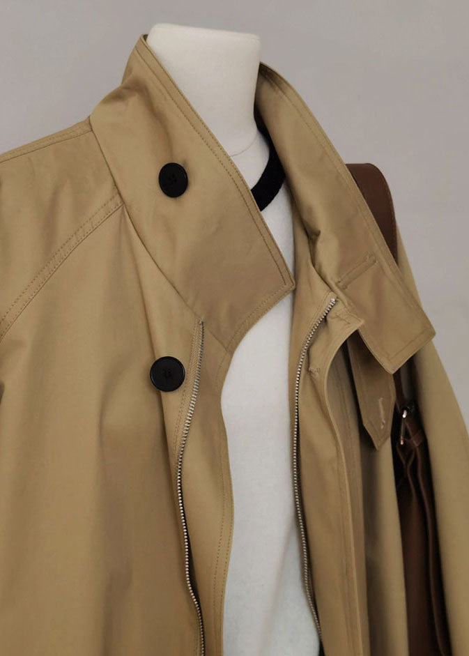 Französischer khakifarbener Trenchcoat mit Peter-Pan-Kragen, Reißverschluss und Patchwork, langärmelig
