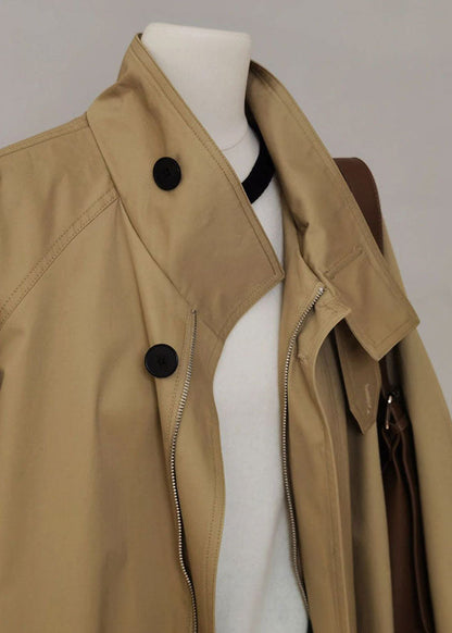Französischer khakifarbener Trenchcoat mit Peter-Pan-Kragen, Reißverschluss und Patchwork, langärmelig