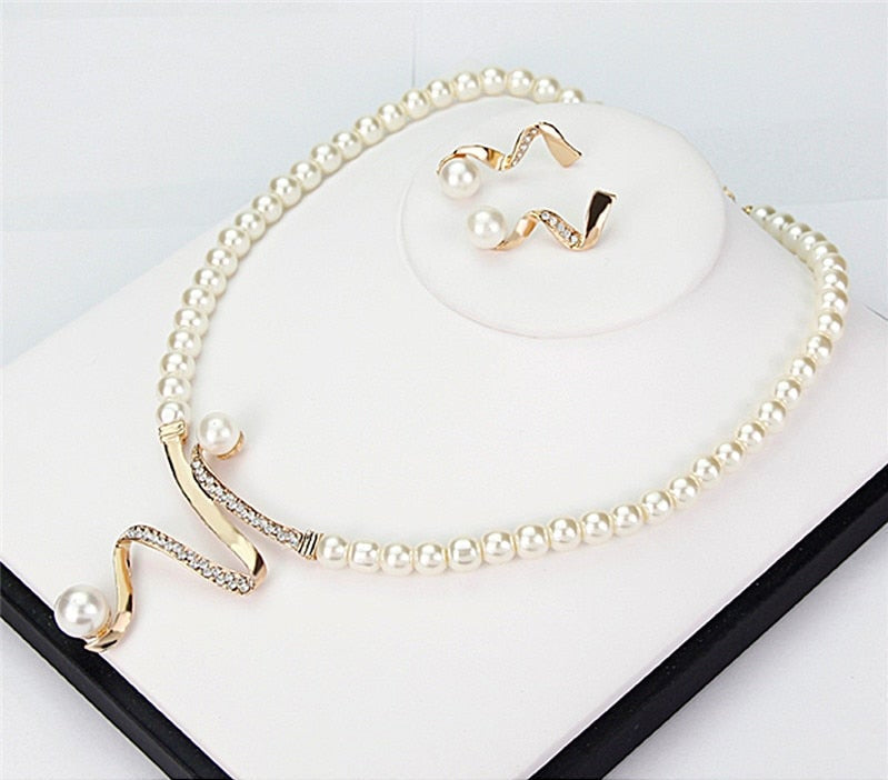 Schöne Perlen Schmuckset mit einzigartigem Stil