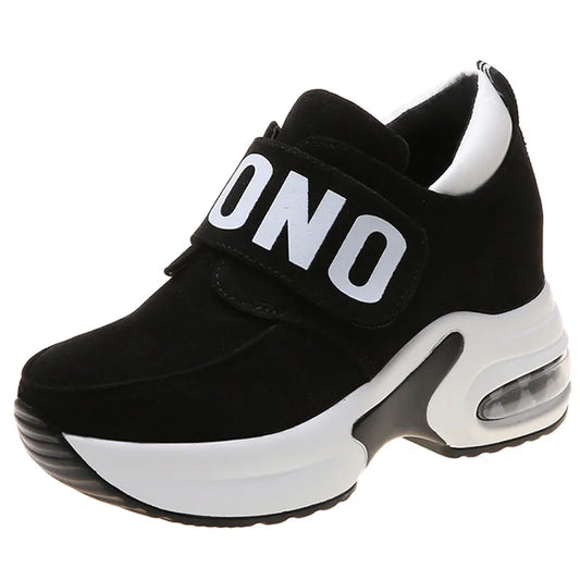 Modische und stützende orthopädische Schuhe