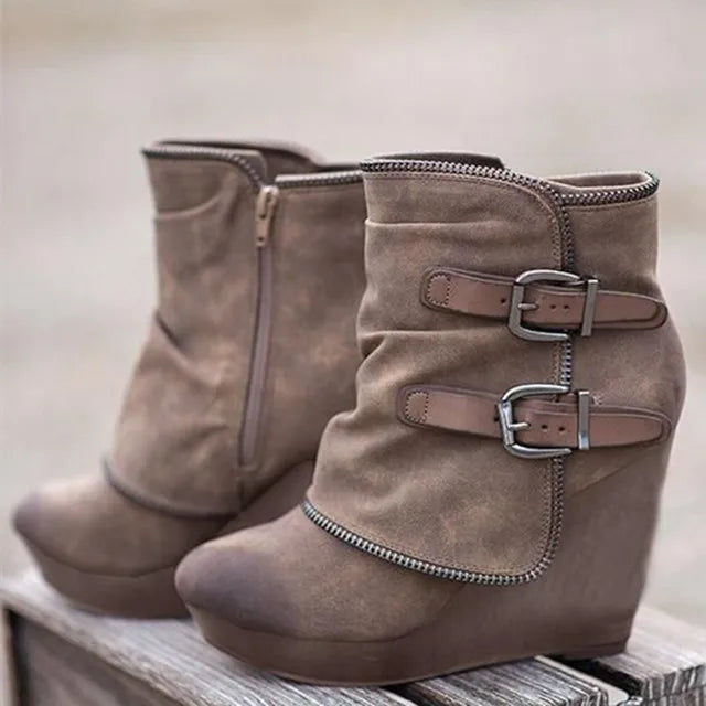 Stützende und stilvolle orthopädische Stiefel