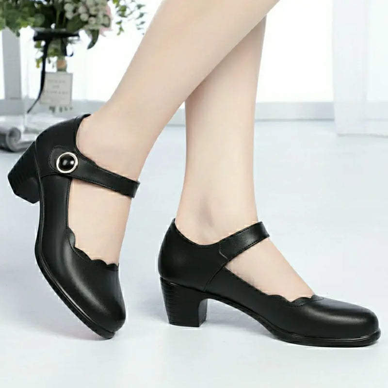 Elegante und stützende orthopädische Schuhe