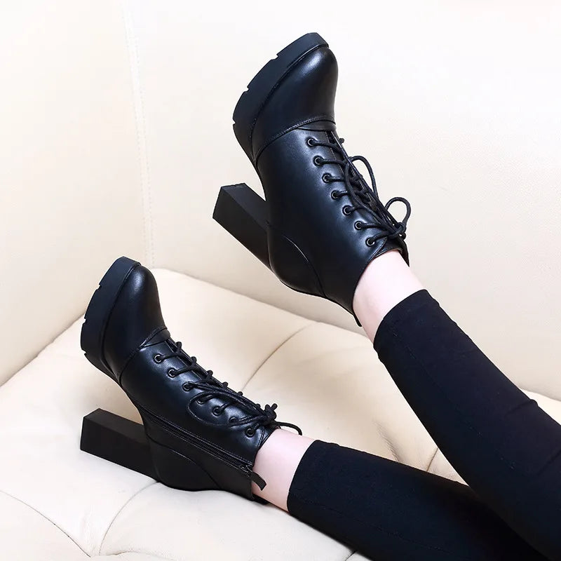 Vielseitige und stützende orthopädische Stiefel