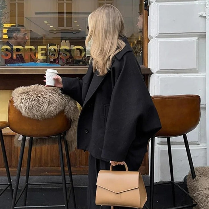 Klassisch gestaltete Jacke
