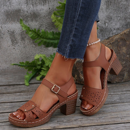 Anmutige Orthopädische Sandalen für modernen Look