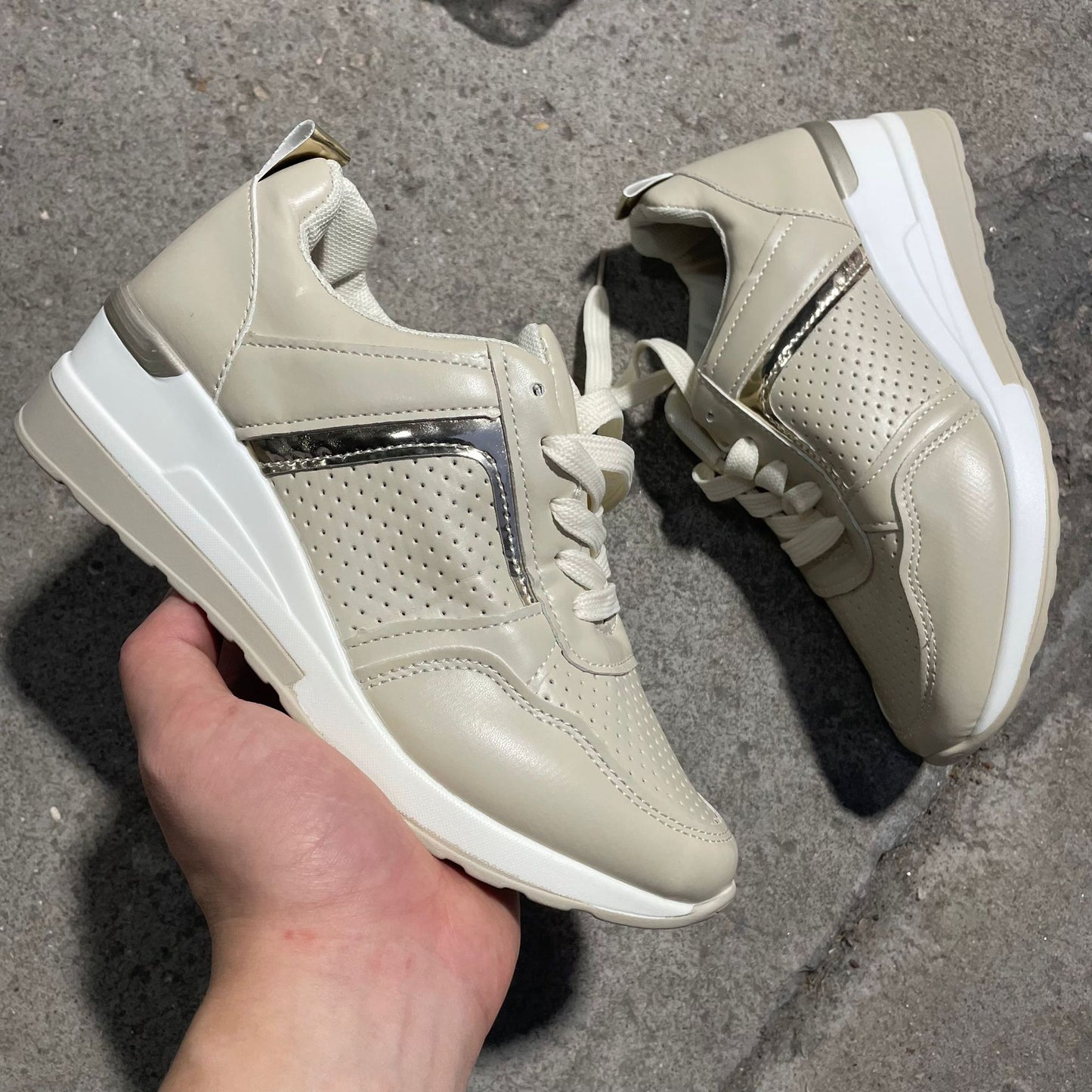 Anmutige Orthopädische Schuhe für modernen Look