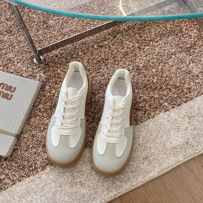 Klassische Orthopädische Sneakers mit zeitlosem Stil