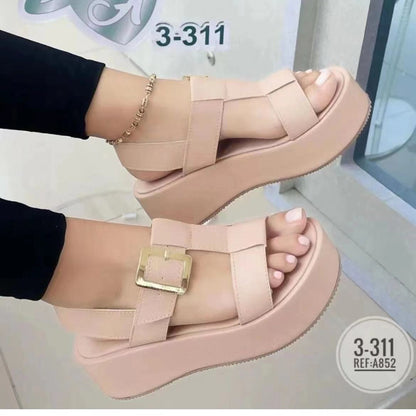 Schicke Orthopädische Sandalen mit einzigartigem Design