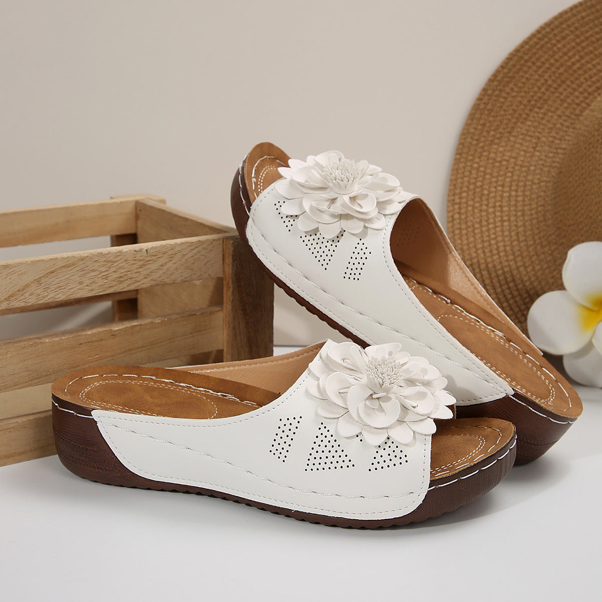 Anmutige Orthopädische Sandalen für modernen Look