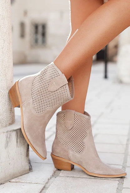 Bequeme orthopädische Stiefel für den Alltag