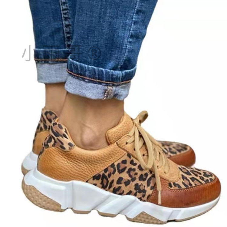 Klassische Orthopädische Schuhe mit zeitlosem Stil
