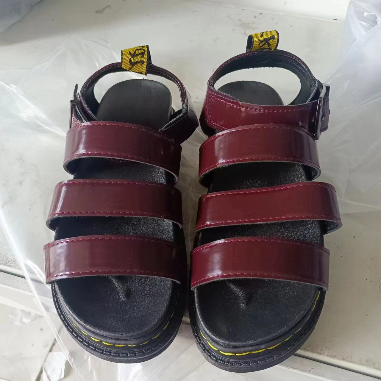 Anmutige Orthopädische Sandalen für modernen Look