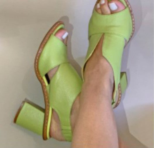 Wunderschön gefertigte Orthopädische Sandalen