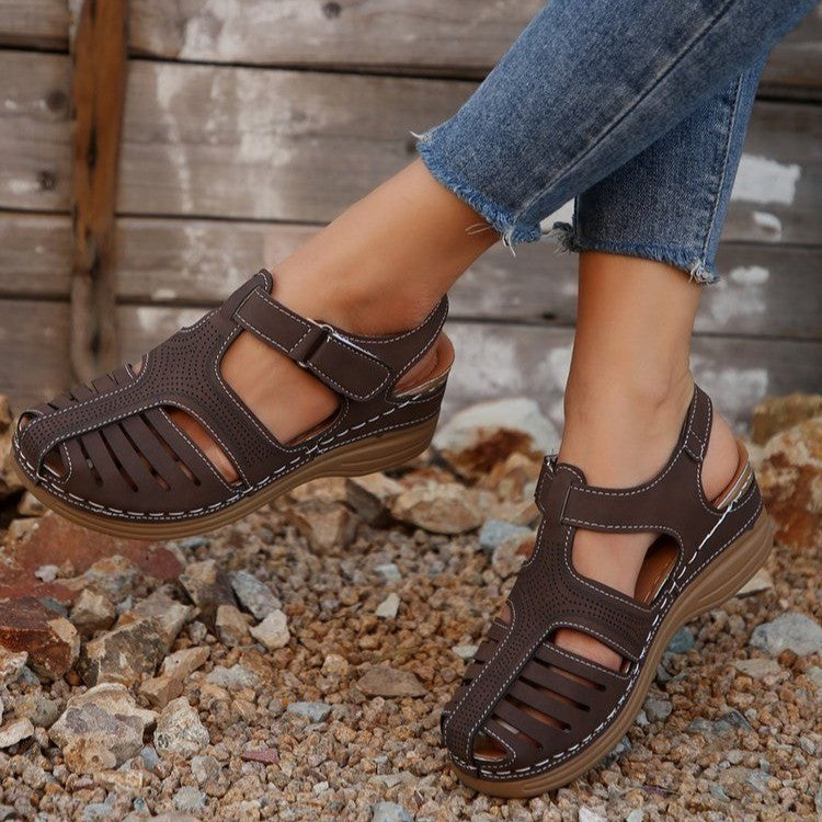 Anmutige Orthopädische Sandalen für modernen Look