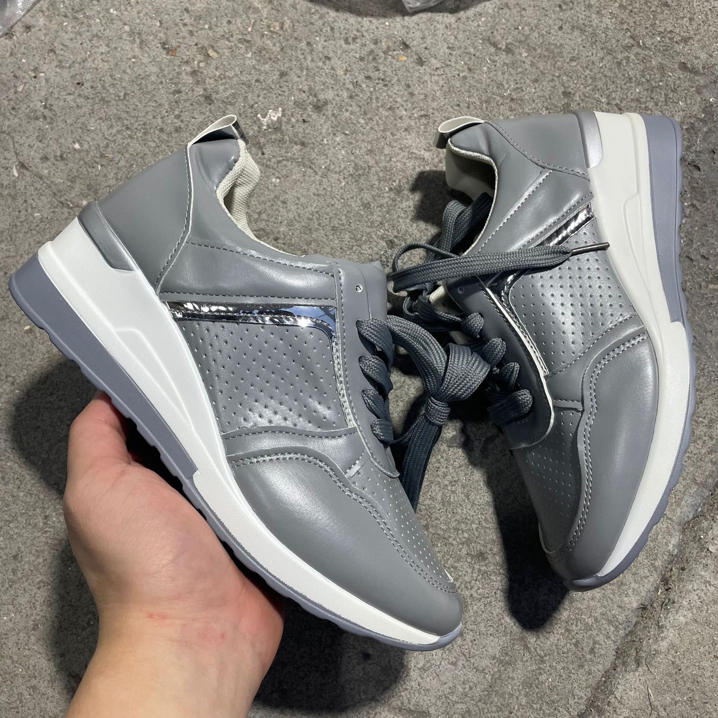 Anmutige Orthopädische Schuhe für modernen Look