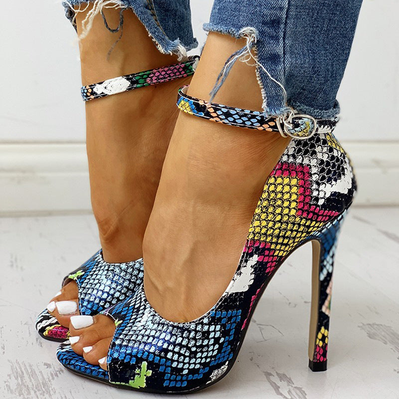 Anmutige Orthopädische Sandalen für modernen Look