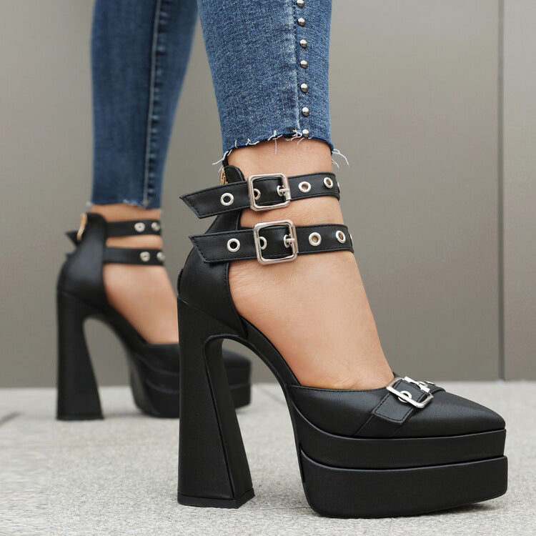 Anmutige Orthopädische Sandalen für modernen Look