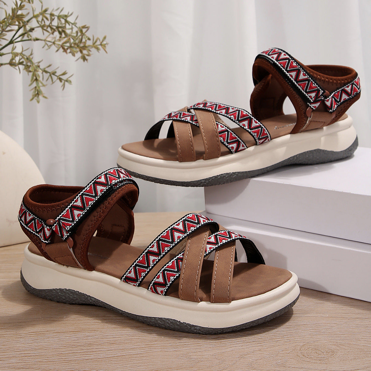 Vintage inspirierte Orthopädische Sandalen