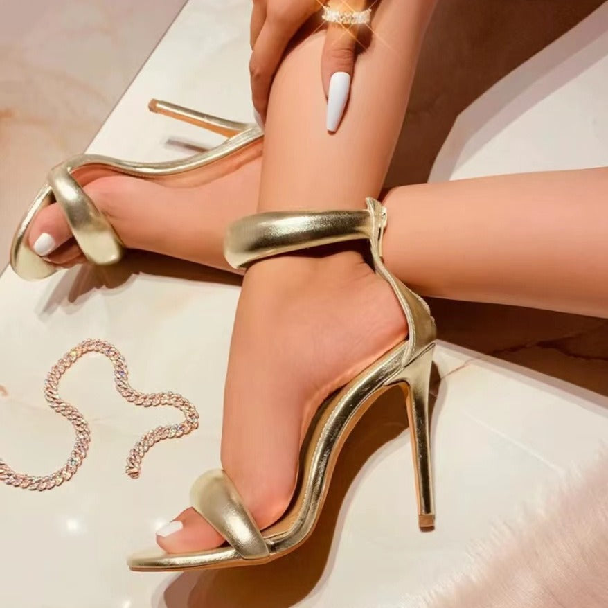 Anmutige Orthopädische Sandalen für modernen Look