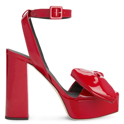 Anmutige Orthopädische Sandalen für modernen Look