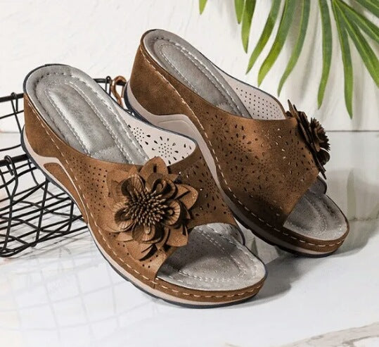 Klassische Orthopädische Sandalen mit zeitlosem Stil