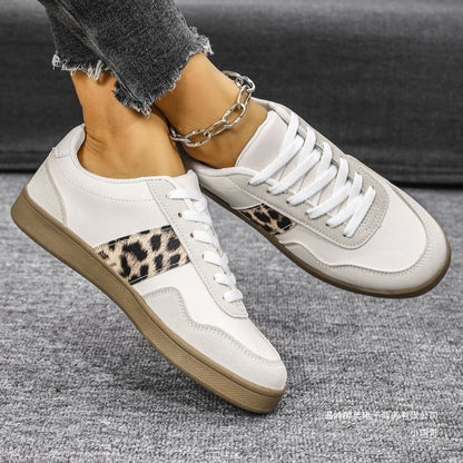 Klassische Orthopädische Schuhe mit zeitlosem Stil
