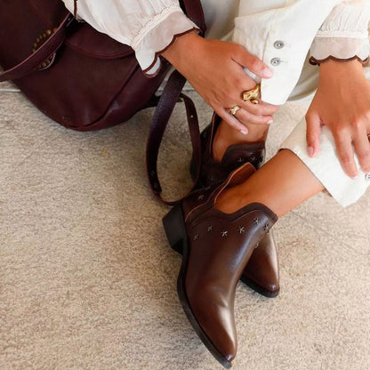 Anmutige Orthopädische Stiefel für modernen Look